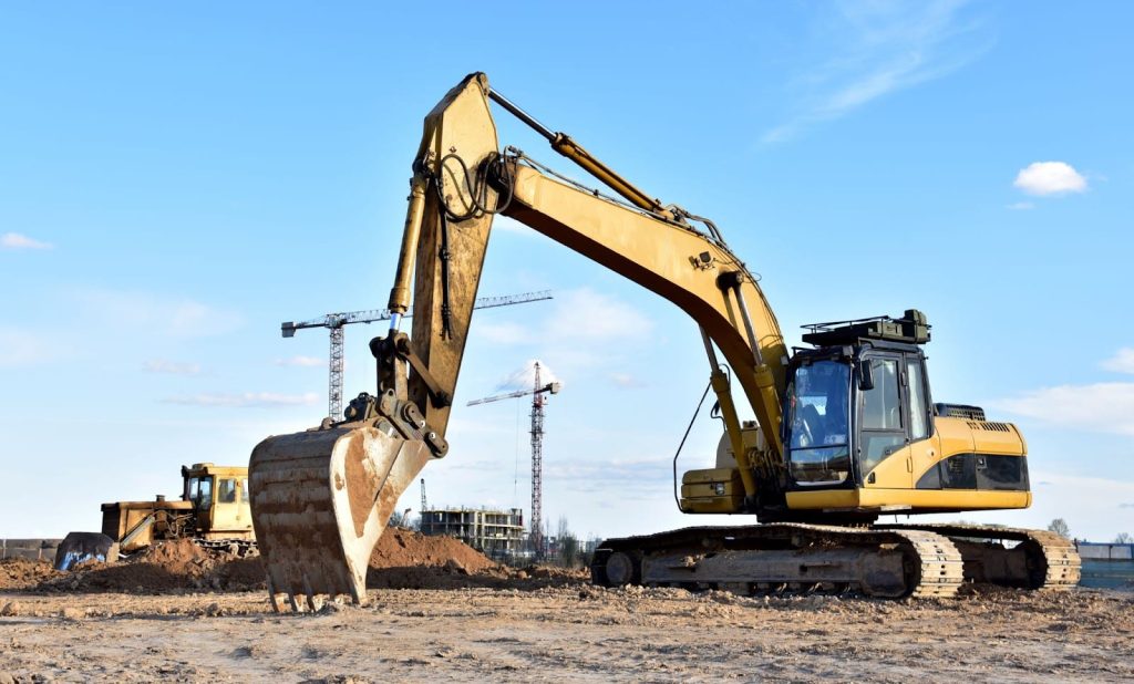 Powered equipment presents a number of risks on construction sites.