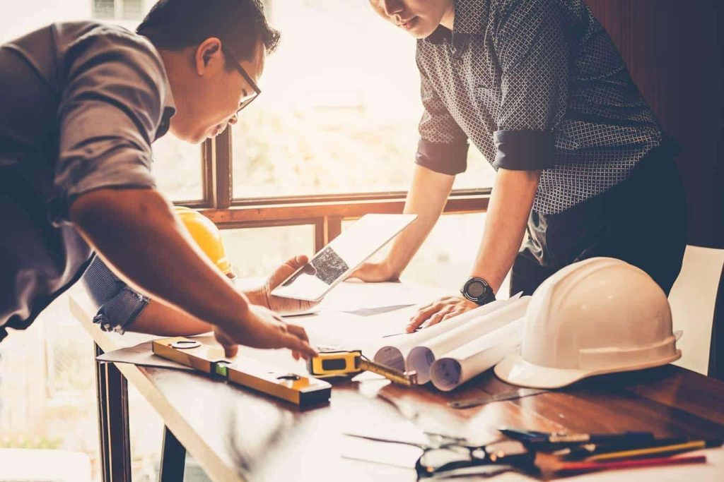 Tips for setting up a safety meeting outline by 1stReporting.com