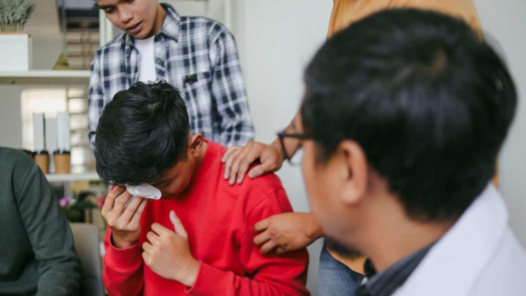 A teacher and students respond to an injury incident at a school. Learn about digital reporting for education at 1stReporting.com.